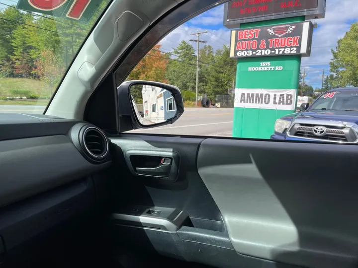 WHITE, 2016 TOYOTA TACOMA Image 17