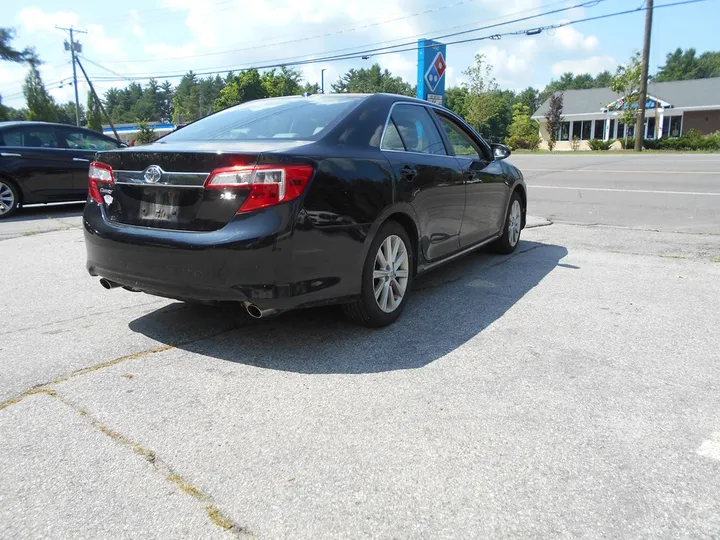 BLACK, 2014 TOYOTA CAMRY Image 5