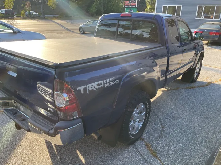 BLUE, 2014 TOYOTA TACOMA Image 4