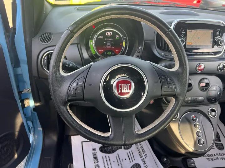 Blue, 2017 FIAT 500e Image 24