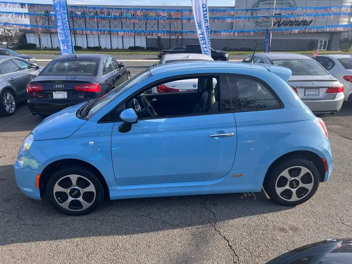 Blue, 2017 FIAT 500e Image 3