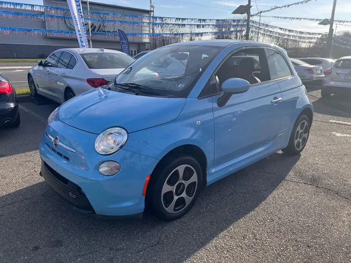 Blue, 2017 FIAT 500e Image 2