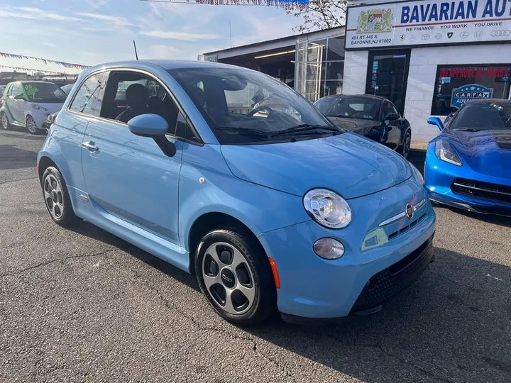 Blue, 2017 FIAT 500e Image 8