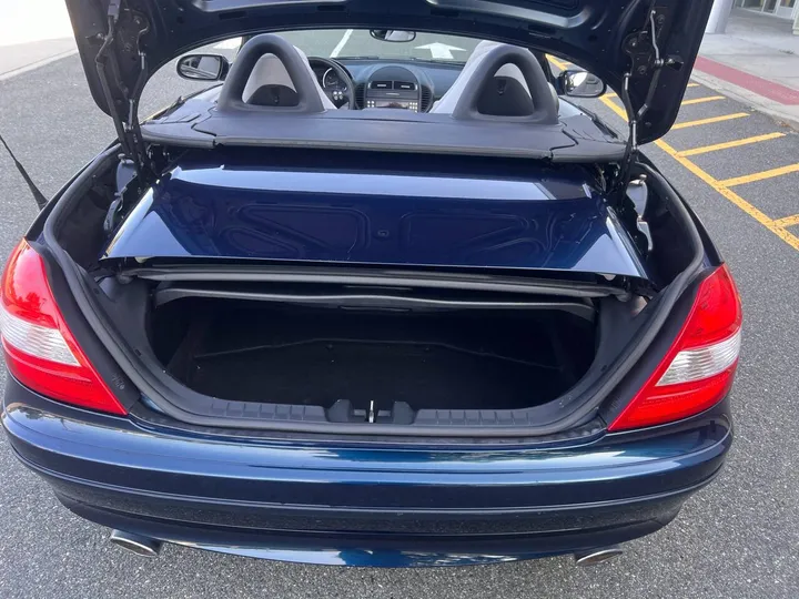 Blue, 2007 Mercedes-Benz SLK Image 30