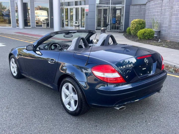 Blue, 2007 Mercedes-Benz SLK Image 12