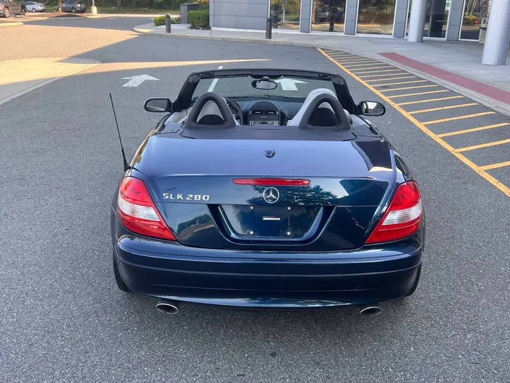 Blue, 2007 Mercedes-Benz SLK Image 13