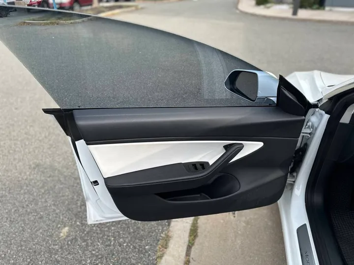 White, 2020 Tesla Model 3 Image 10