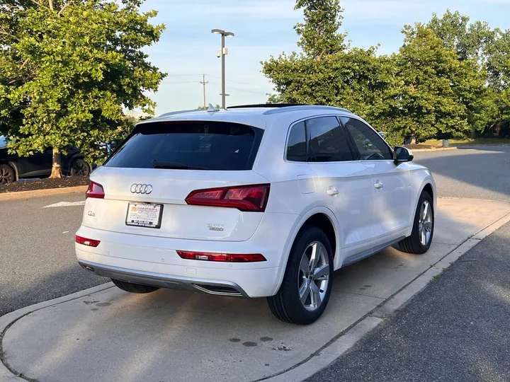 White, 2018 Audi Q5 Image 5