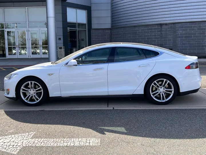 White, 2016 Tesla Model S Image 3