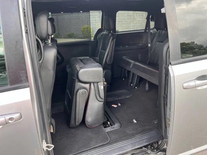 Silver, 2019 Dodge Grand Caravan Image 12