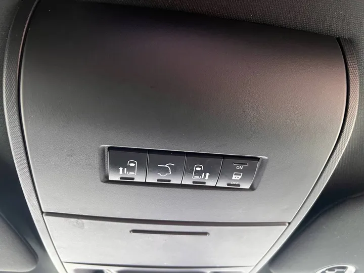 Silver, 2019 Dodge Grand Caravan Image 31