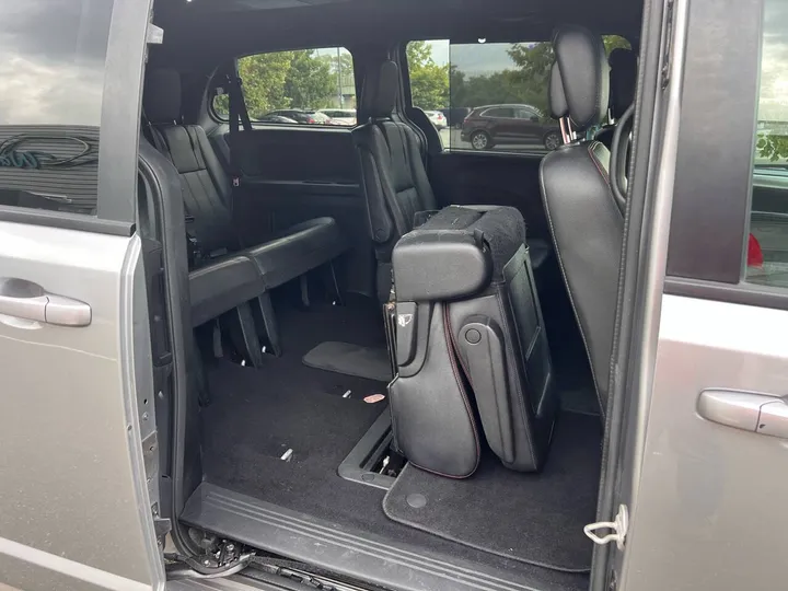 Silver, 2019 Dodge Grand Caravan Image 19