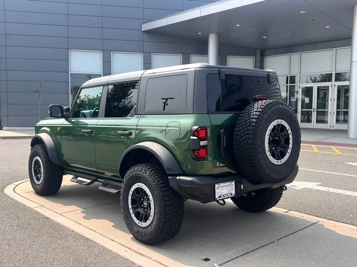 Green, 2023 Ford Bronco Image 3