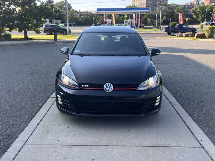 Black, 2016 Volkswagen Golf GTI Image 11