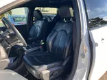 White, 2018 Chrysler Pacifica Thumnail Image 9