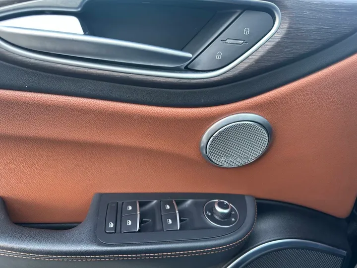 Black, 2019 Alfa Romeo Giulia Image 35