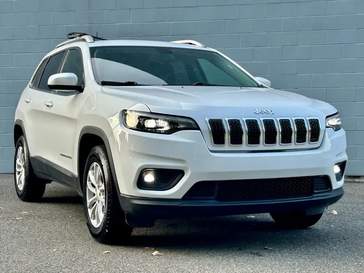 White, 2019 Jeep Cherokee Image 10