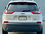 White, 2019 Jeep Cherokee Thumnail Image 6