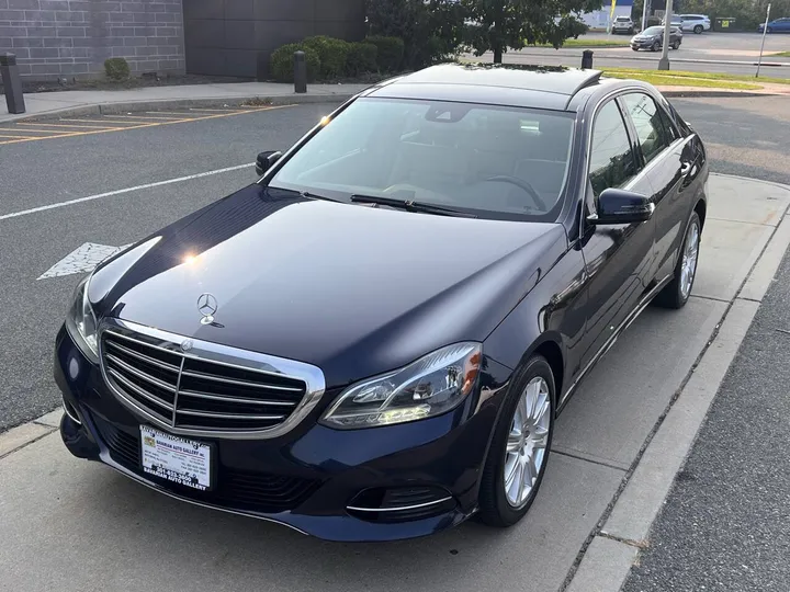 Blue, 2014 Mercedes-Benz E-Class Image 8