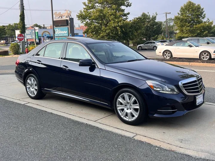 Blue, 2014 Mercedes-Benz E-Class Image 6