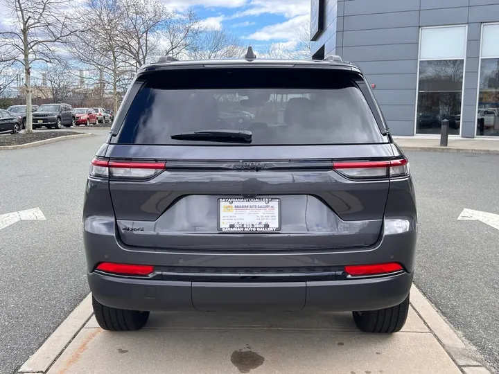 Gray, 2023 Jeep Grand Cherokee Image 4