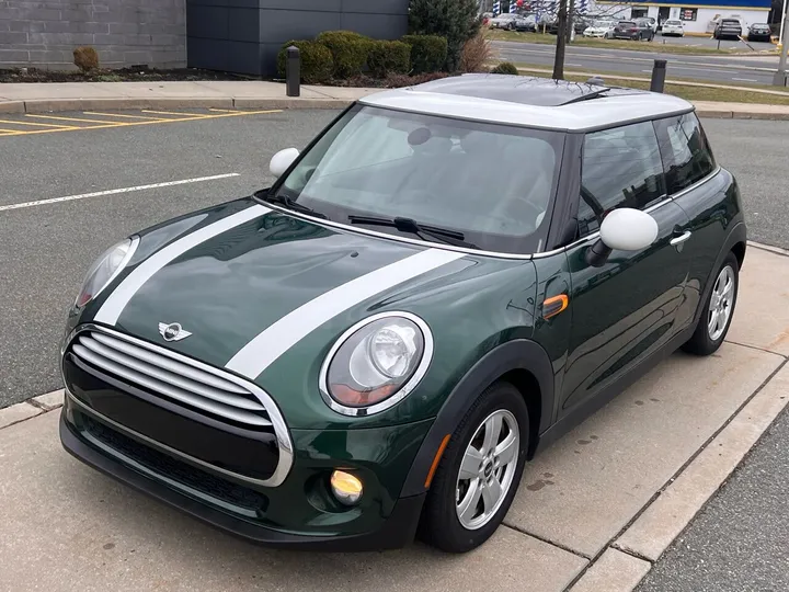 Green, 2015 MINI Hardtop 2 Door Image 10