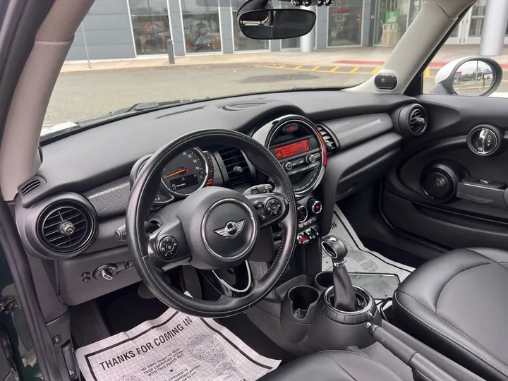 Green, 2015 MINI Hardtop 2 Door Image 21