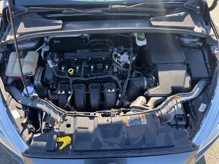 Gray, 2018 Ford Focus Image 34