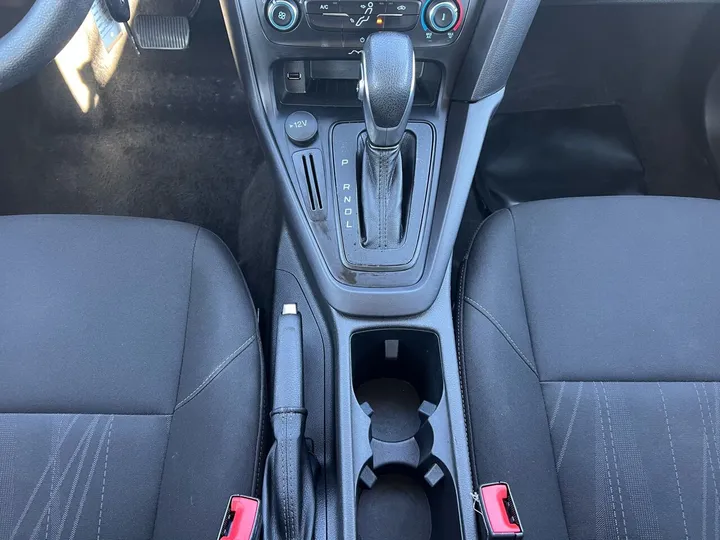 Gray, 2018 Ford Focus Image 21