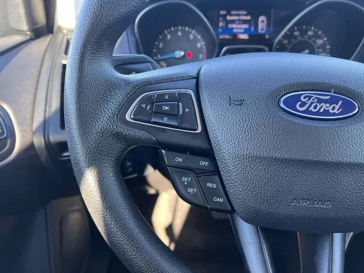 Gray, 2018 Ford Focus Image 25