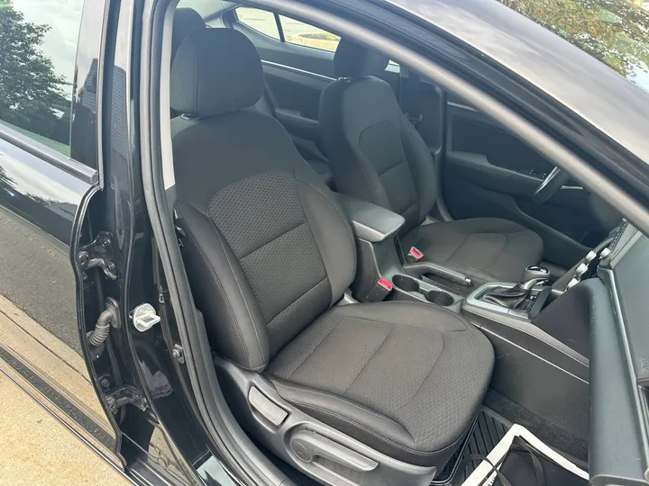 Black, 2019 Hyundai Elantra Image 16