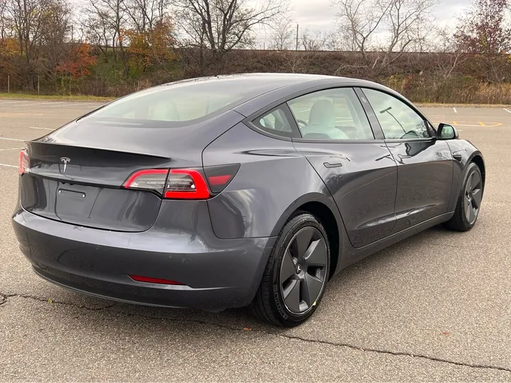 Gray, 2021 Tesla Model 3 Image 5