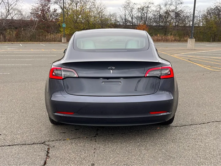 Gray, 2021 Tesla Model 3 Image 4