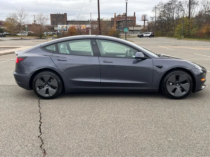 Gray, 2021 Tesla Model 3 Image 6