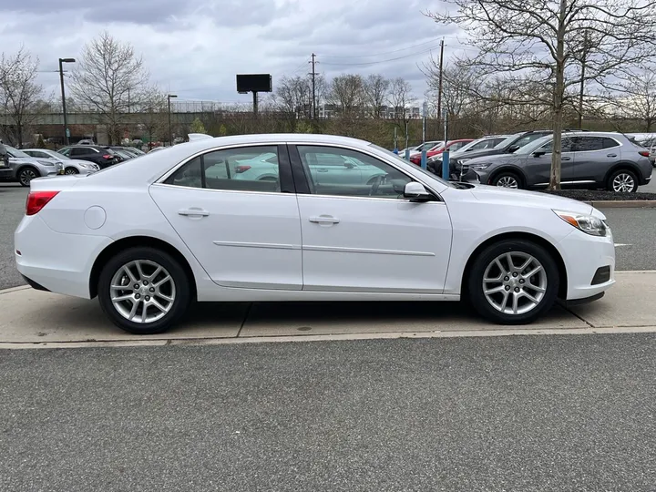 White, 2015 Chevrolet Malibu Image 6