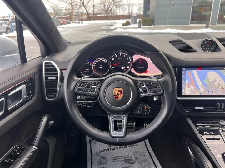 White, 2020 Porsche Cayenne Image 27