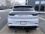 White, 2020 Porsche Cayenne Thumnail Image 3