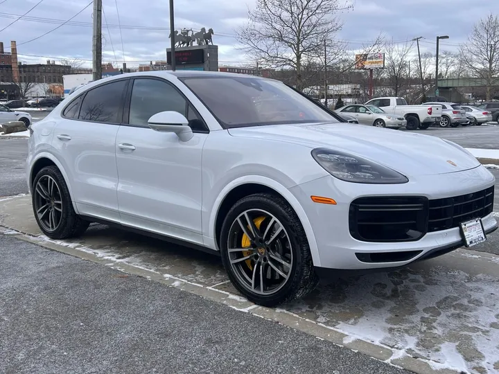 White, 2020 Porsche Cayenne Image 7