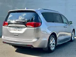 Gray, 2018 Chrysler Pacifica Thumnail Image 11