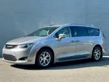 Gray, 2018 Chrysler Pacifica Thumnail Image 6