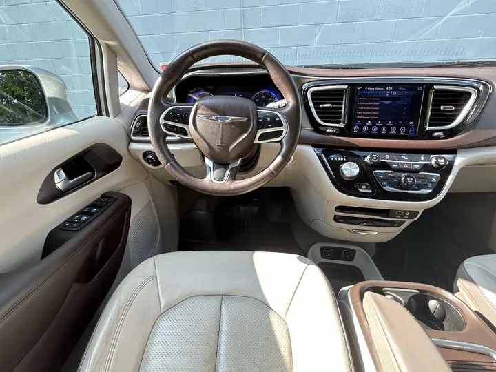 Gray, 2018 Chrysler Pacifica Image 50