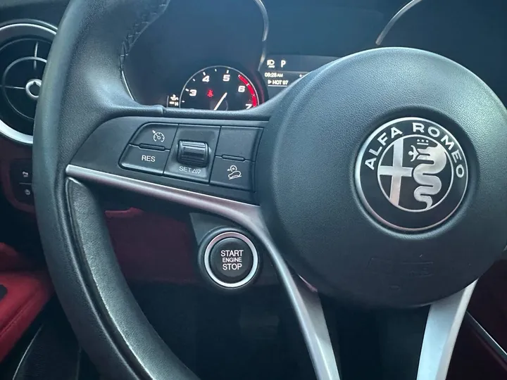 Black, 2018 Alfa Romeo Stelvio Image 30