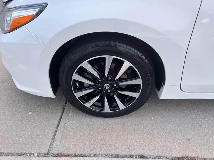 White, 2018 Nissan Altima Image 28