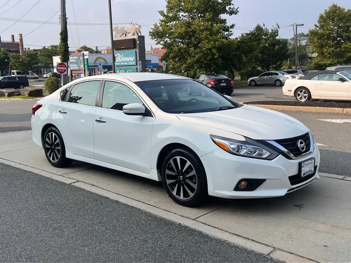 White, 2018 Nissan Altima Image 7