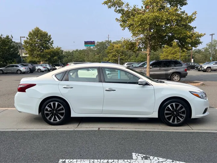 White, 2018 Nissan Altima Image 6