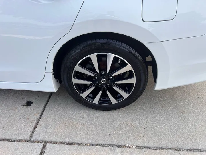 White, 2018 Nissan Altima Image 29