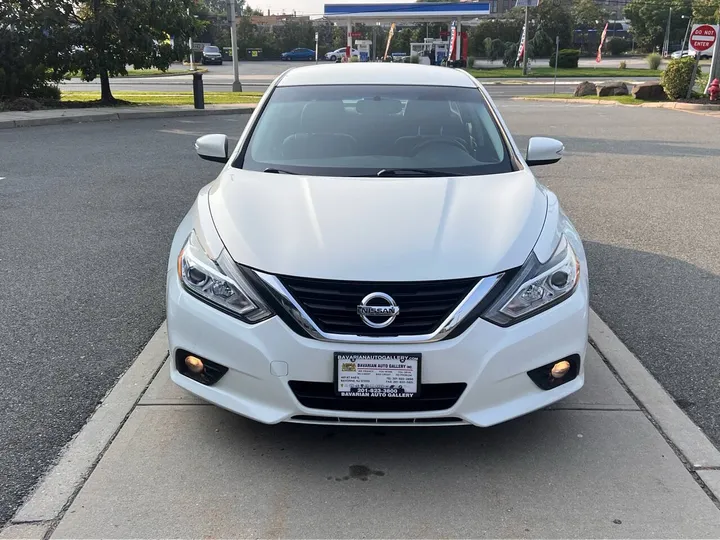 White, 2018 Nissan Altima Image 8