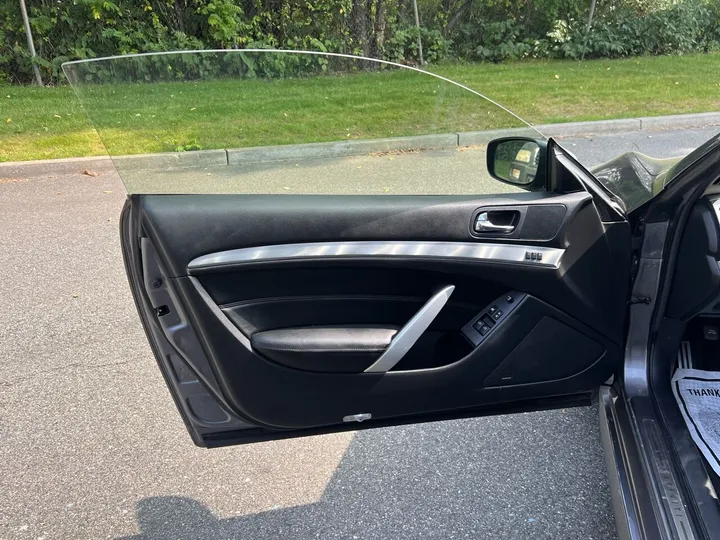 Gray, 2014 Infiniti Q60 Coupe Image 19