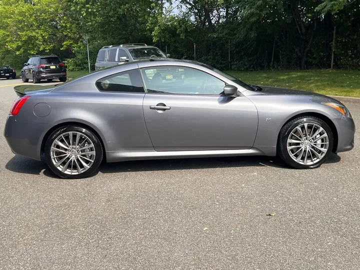 Gray, 2014 Infiniti Q60 Coupe Image 10