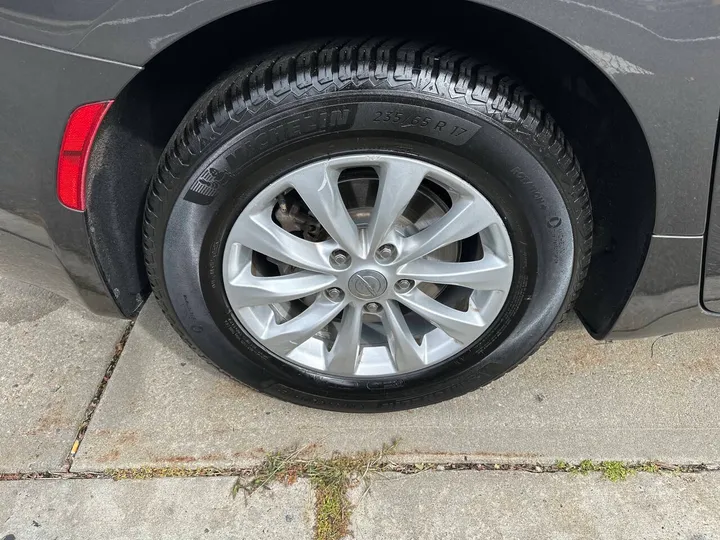 Gray, 2018 Chrysler Pacifica Image 49